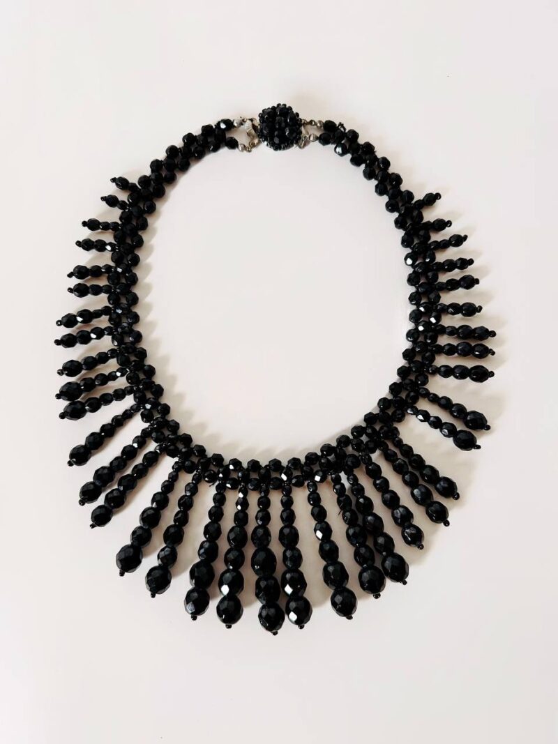 Collier vintage in cristalli neri sfaccettati di Jet con frange degradé